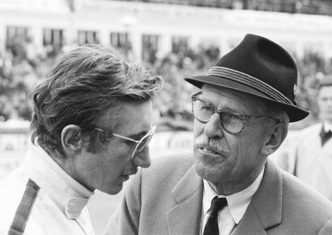 Jo Siffert et le directeur sportif de Porsche, Huschke von Hanstein aux 1000 Km du Nürburgring, le 19 mai 1968